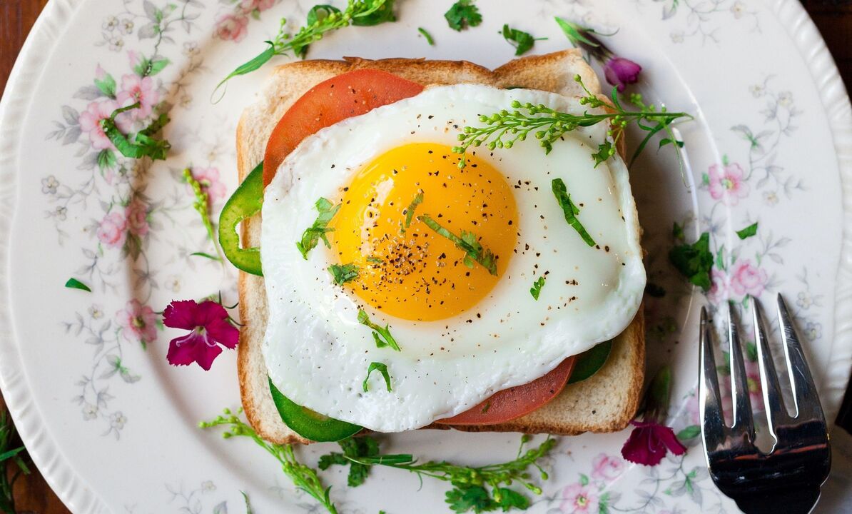 Sandwich mat Eeër op enger Protein-Diät